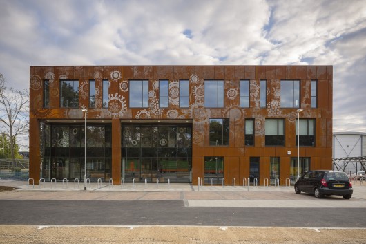 UTC Cambridge / Hawkins Brown Architects. Image © Tim Crocker