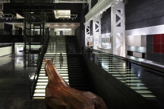 © Nacasa & Partners