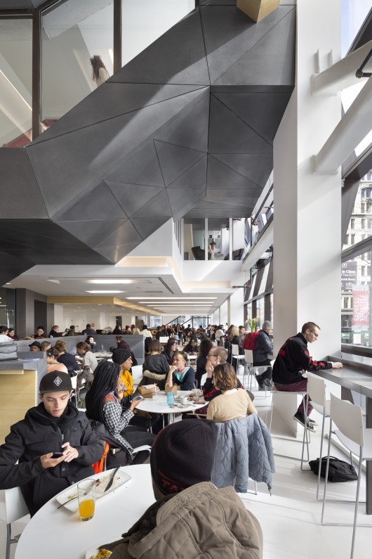 University Center / Skidmore, Owings & Merrill. Image © James Ewing