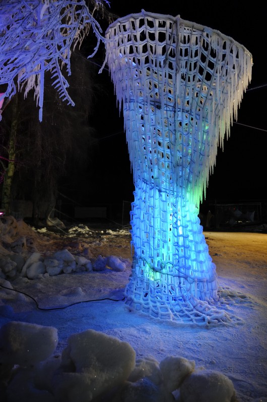 A structure made of iced ropes. Image © Bart van Overbeeke