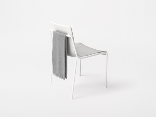 Offset-Frame Chair / Nendo. Image © Nendo