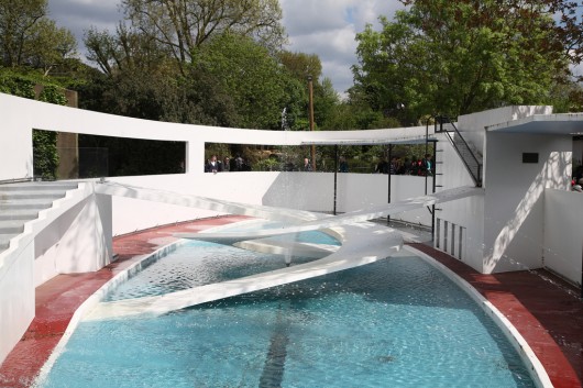 Berthold Lubetkin's Penguin Pool at the London Zoo is listed Grade I, yet in 2004 during maintenance the penguins seemed to prefer their temporary accommodation, and were never returned to the modernist enclosure. Image © Flickr CC user Steve Cadman