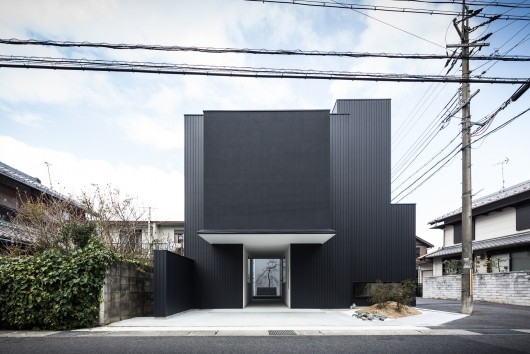 © Yoshihiro Asada