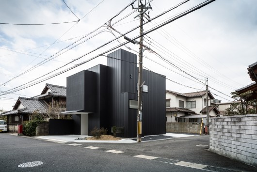 © Yoshihiro Asada