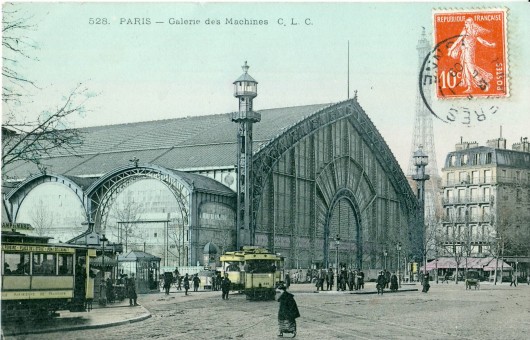 Galerie des Machines . Image via Wikimedia Commons