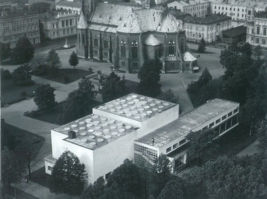 Pre-1940 photograph of the library adjacent to the Viipuri Cathedral. Image Courtesy of The Finnish Committee for the Restoration of Viipuri Library