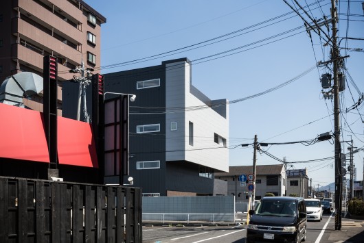 © Yoshihiro Asada
